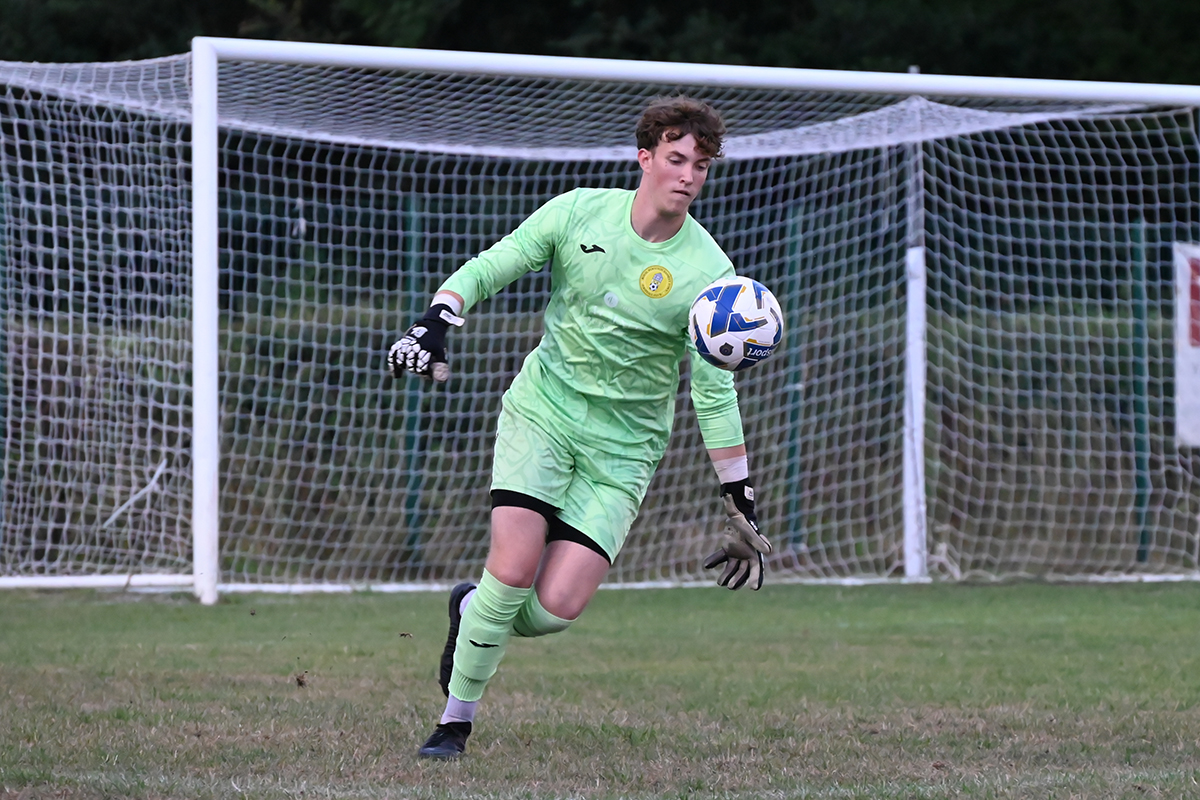 Thornbury Town v Royal Wootton Bassett Town 