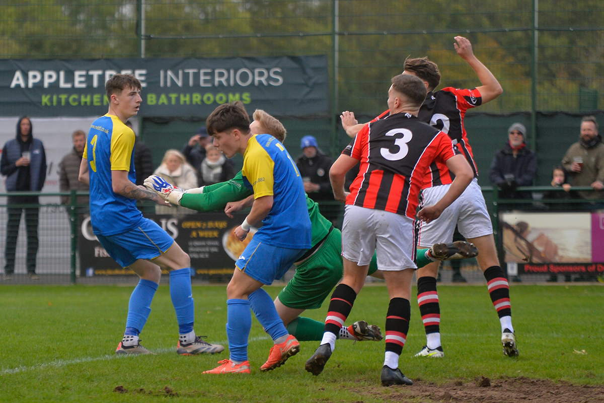 Droitwich Spa v Royal Wootton Bassett Town 