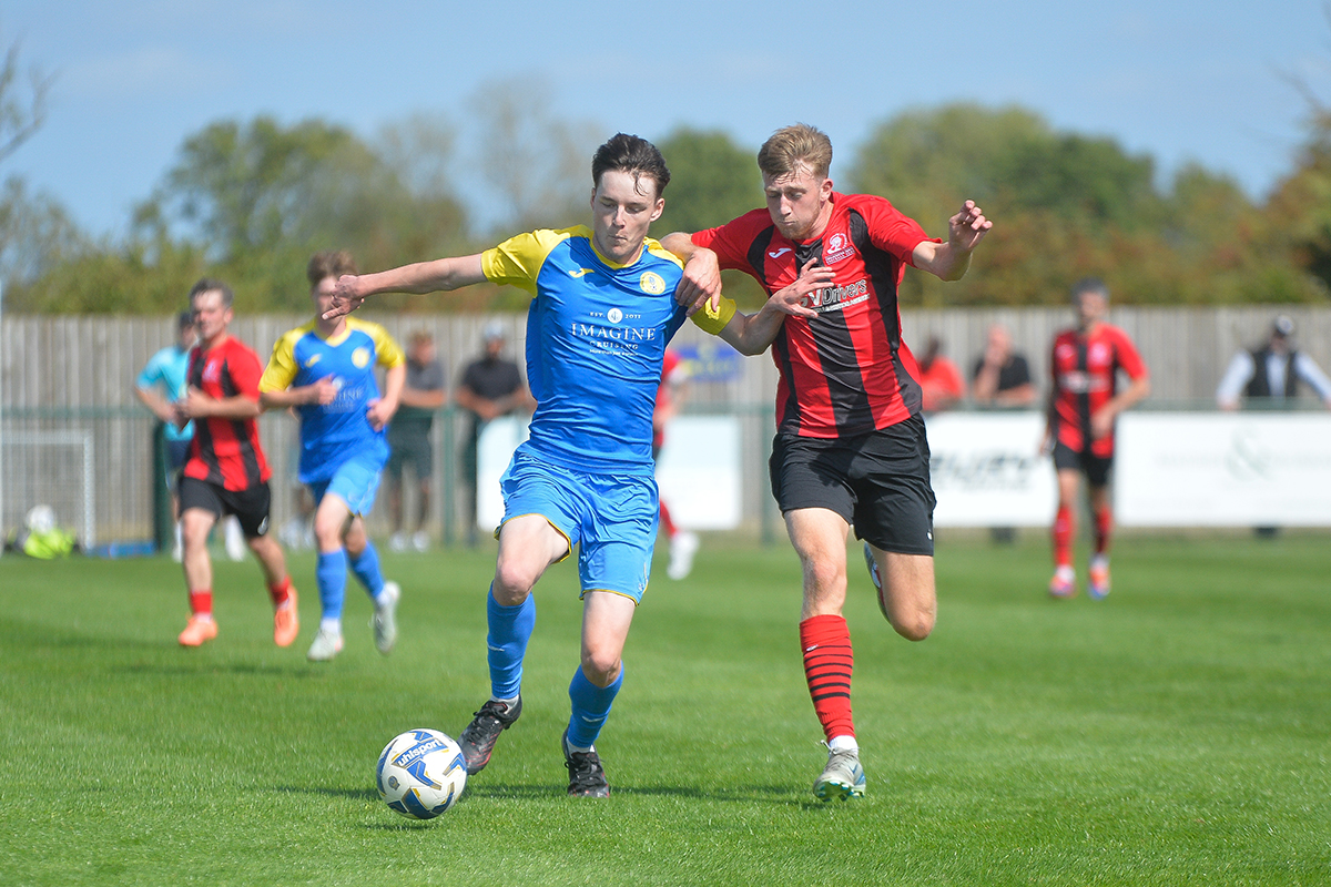 Royal Wootton Bassett Town v Cirencester Town 