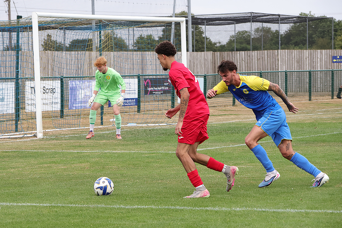 Royal Wootton Bassett Town v Abingdon United PSF 