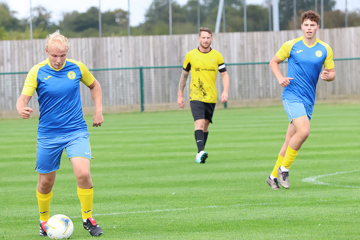 Royal Wootton Bassett Town Development v Melksham Town Reserves 