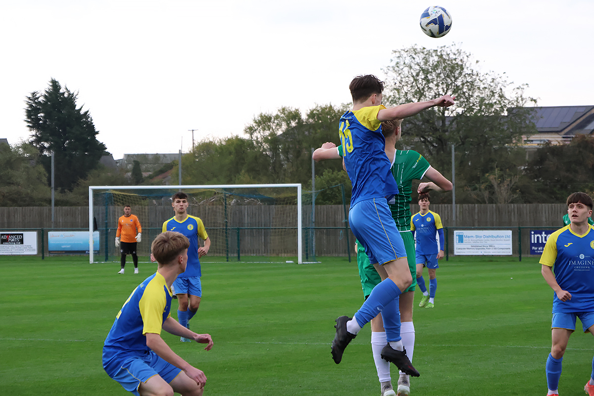 Royal Wootton Bassett Town v Tuffley Rovers 