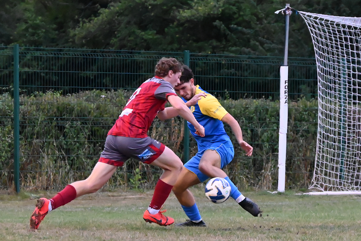 Thornbury Town v Royal Wootton Bassett Town 