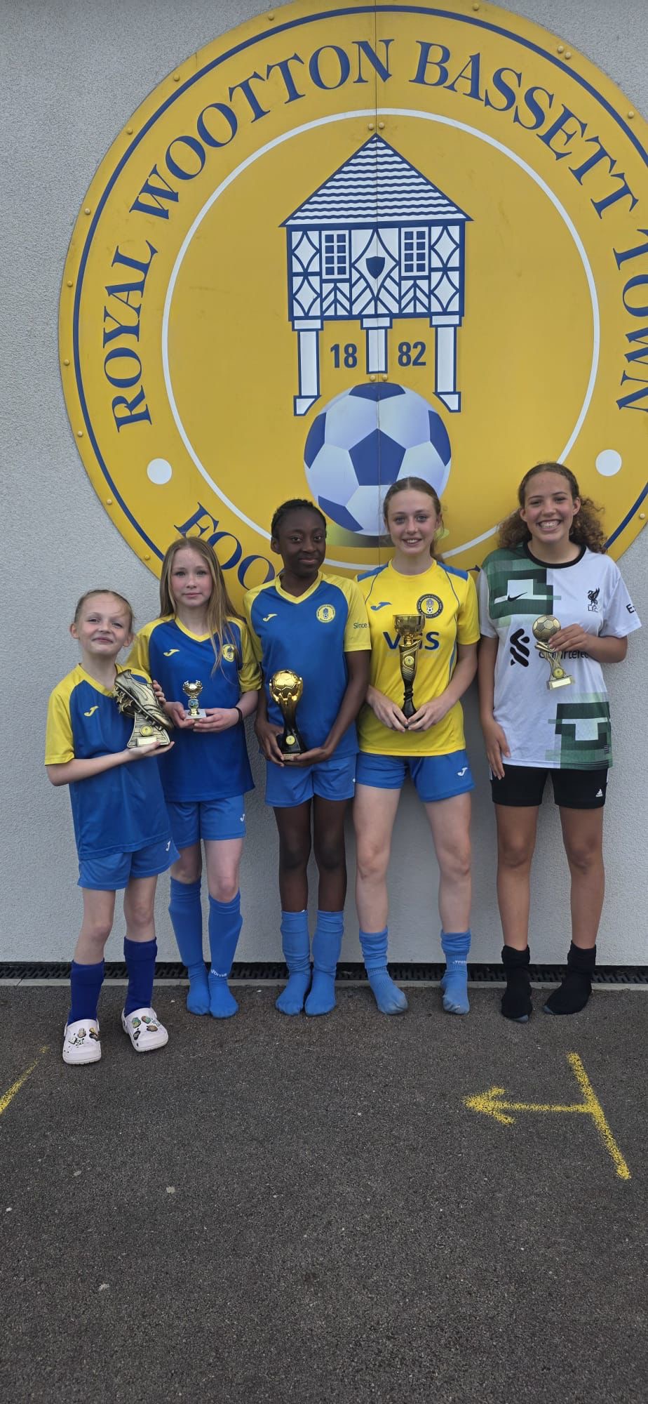 Girls’ Section Presentation Winners Girls’ Section Presentation Winners ()