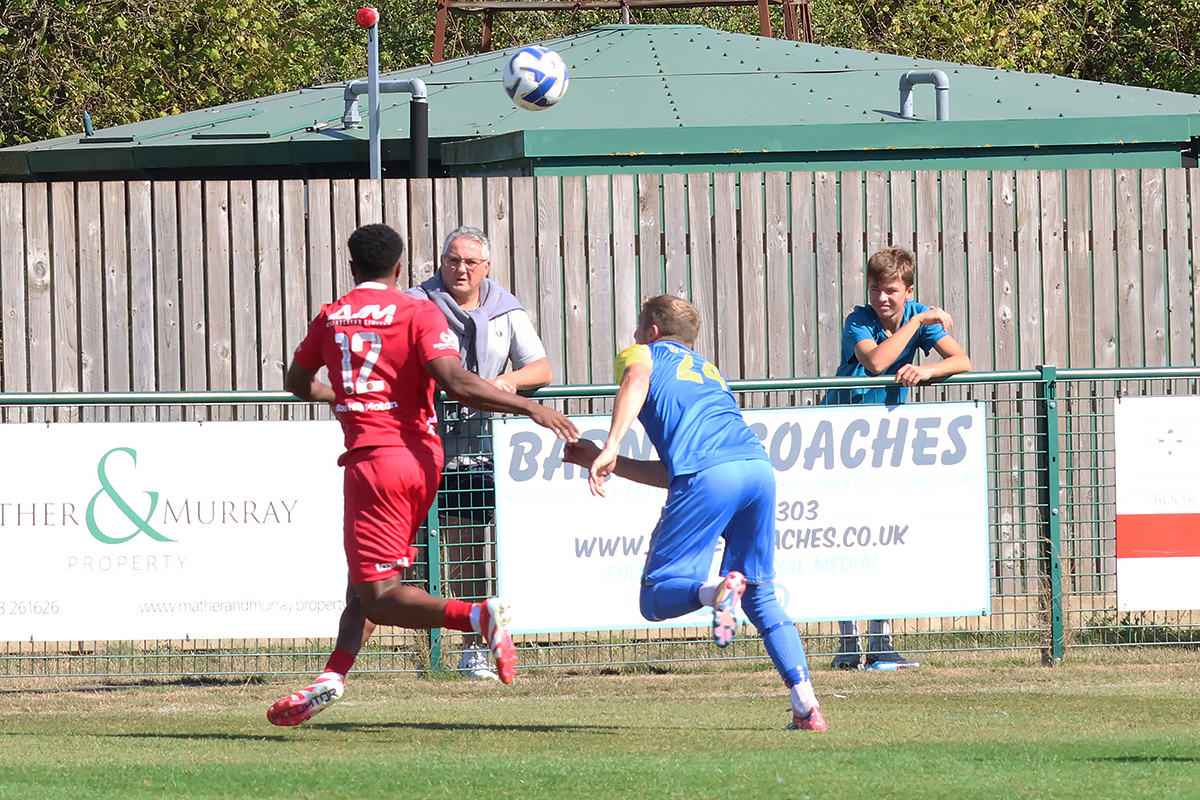 Royal Wootton Bassett Town v Corsham Town 