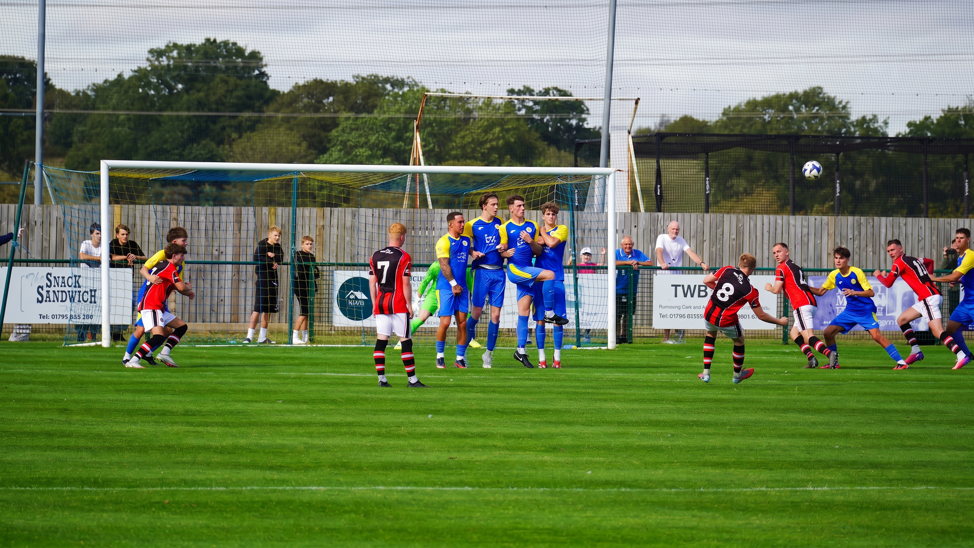 Royal Wootton Bassett Town v Droitwich Spa Credit: Mike Wray.