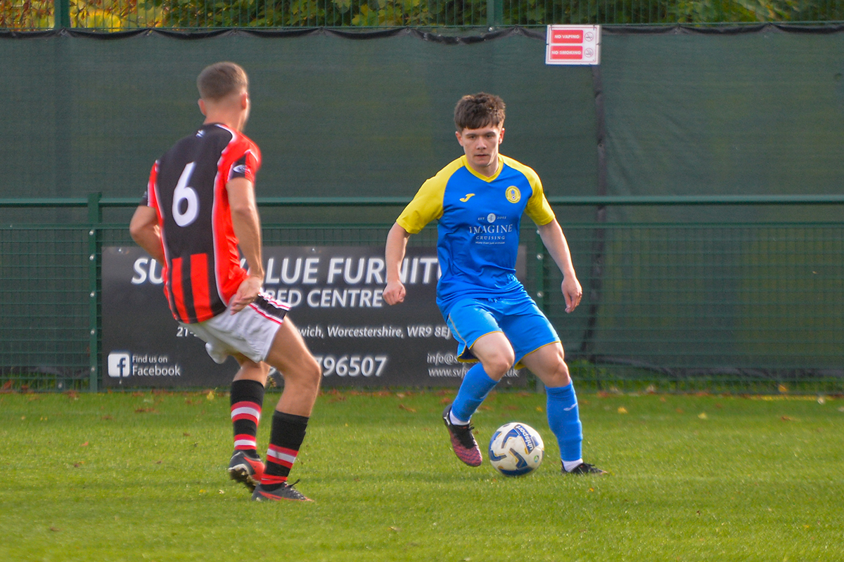 Droitwich Spa v Royal Wootton Bassett Town 