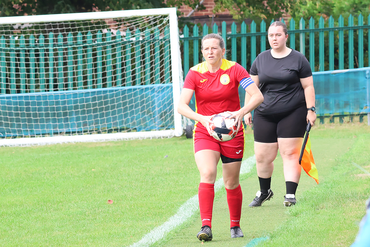 Royal Wootton Bassett Town v Frimley Green 