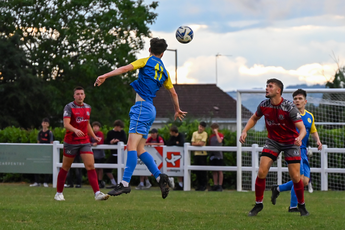 Thornbury Town v Royal Wootton Bassett Town 
