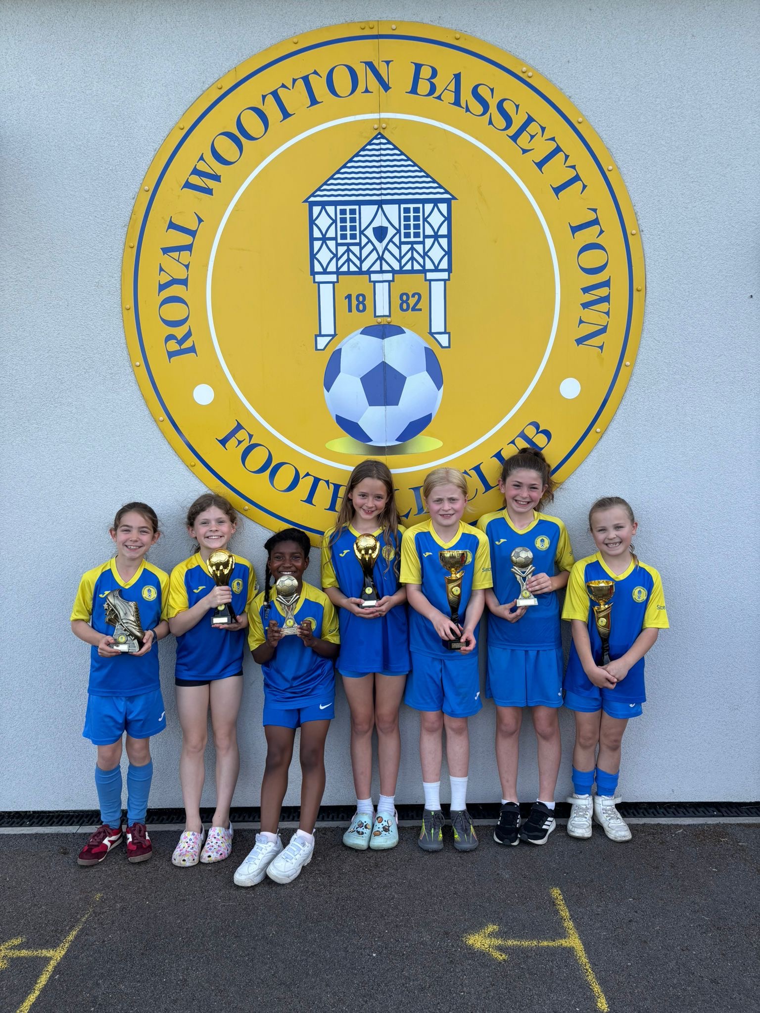 Girls’ Section Presentation Winners Girls’ Section Presentation Winners ()