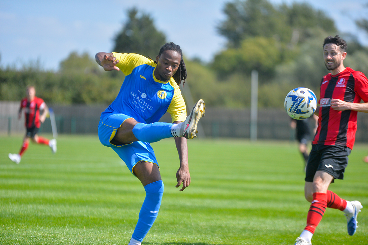 Royal Wootton Bassett Town v Cirencester Town 