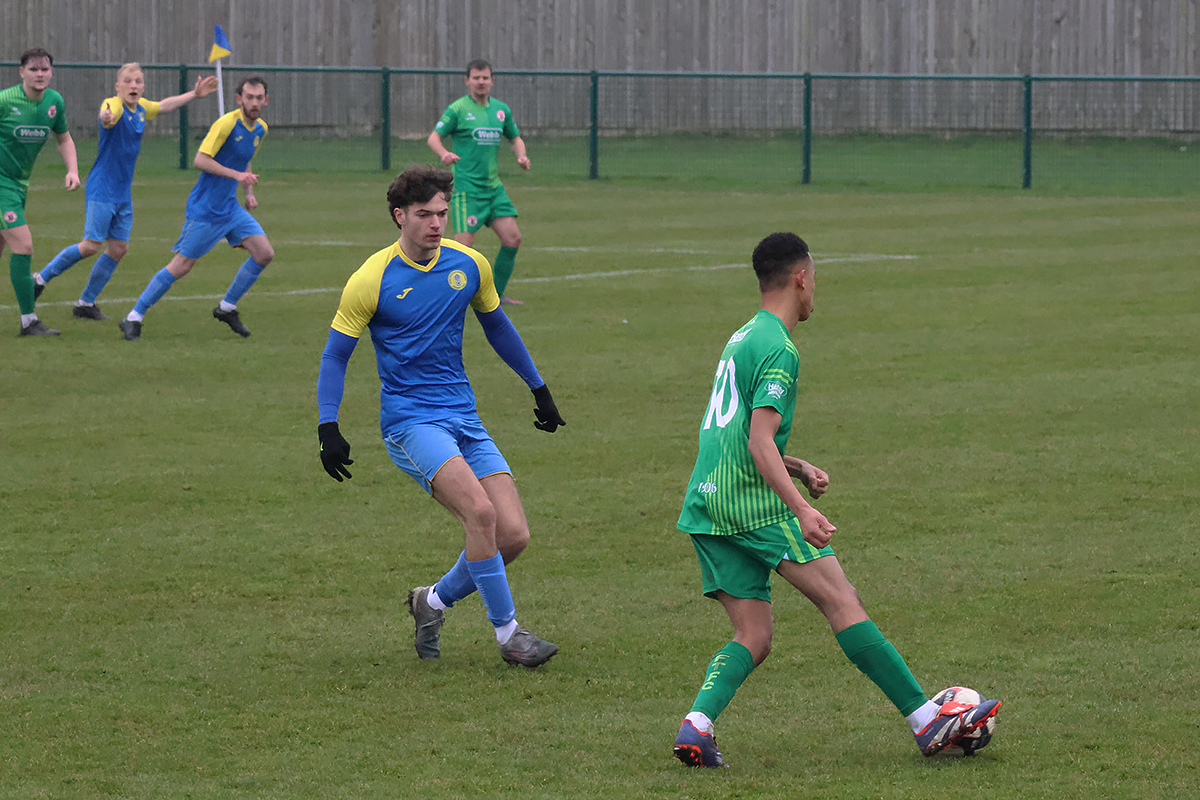 Royal Wootton Bassett Town Development v Faringdon Town 