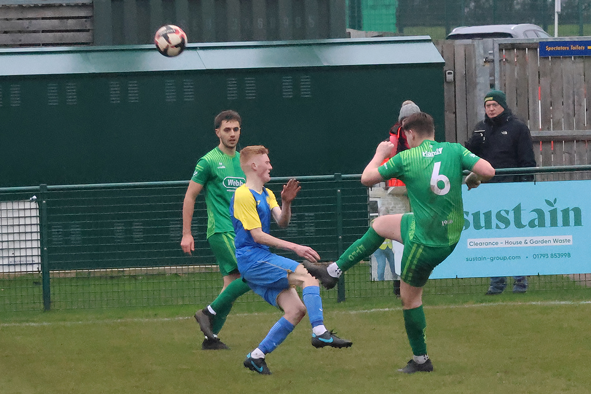 Royal Wootton Bassett Town Development v Faringdon Town 