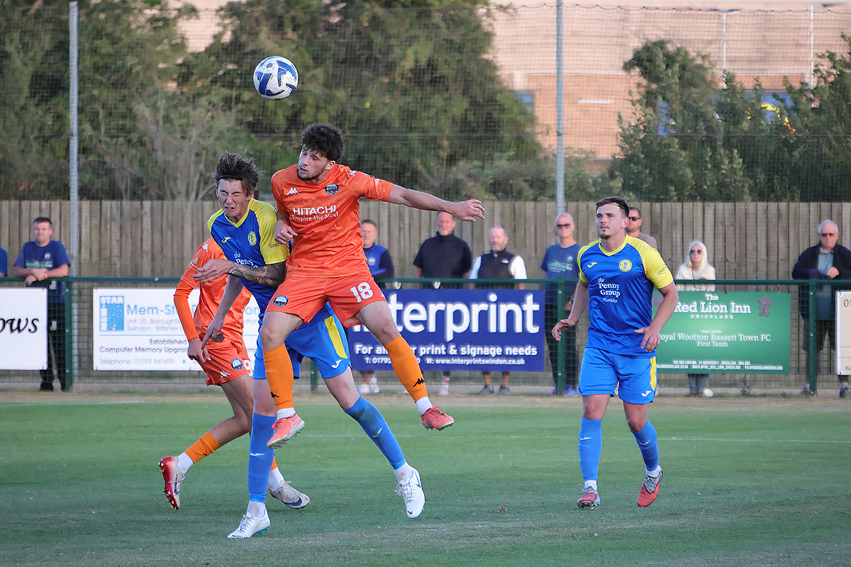 Royal Wootton Bassett Town v Bradford Town 