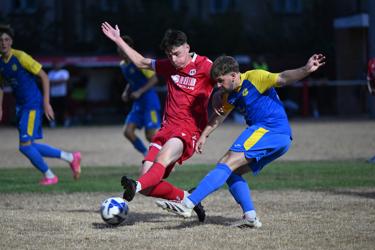 Fairford Town v Royal Wootton Bassett Town Credit: Howard Roe (AHPIX).