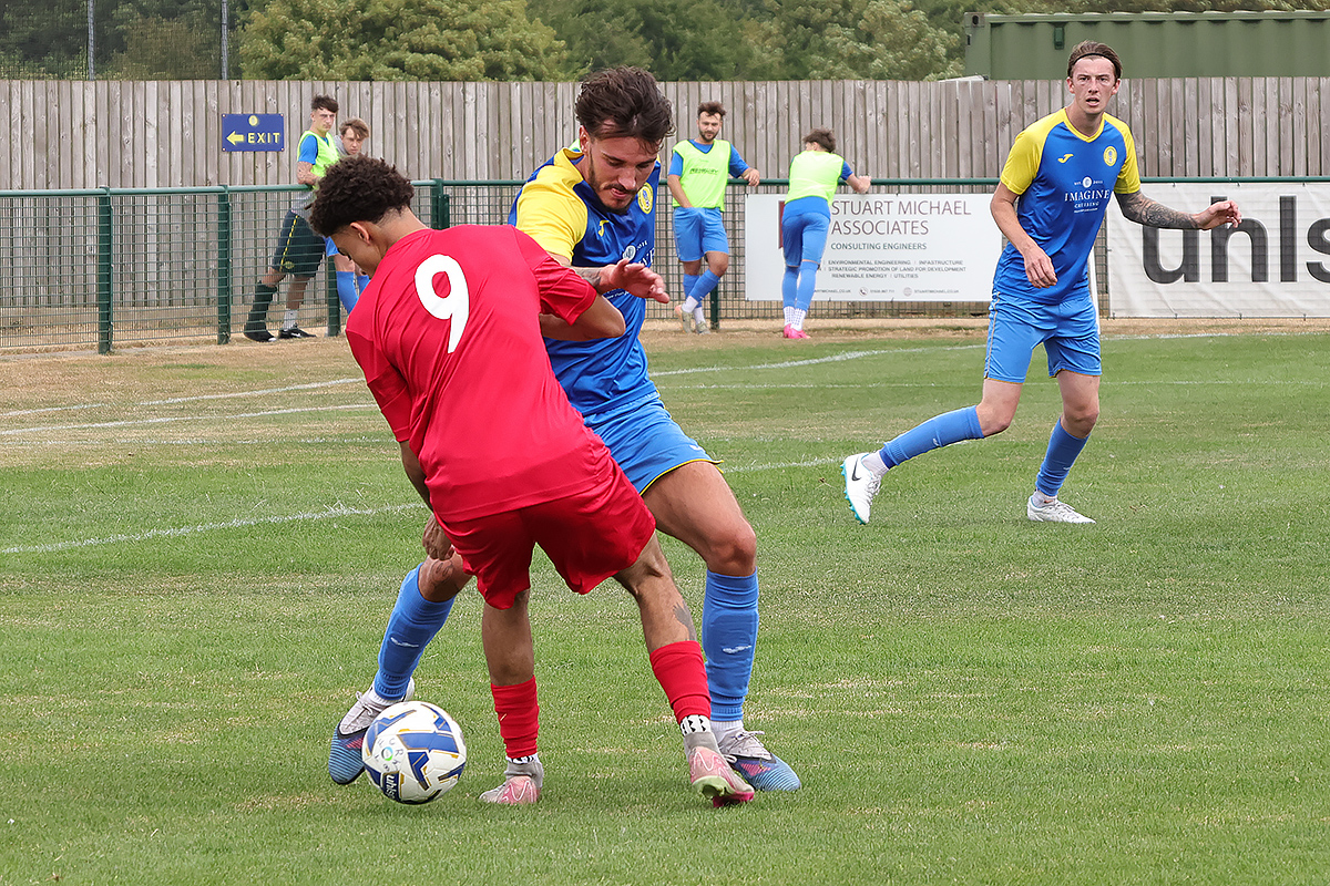 Royal Wootton Bassett Town v Abingdon United PSF 