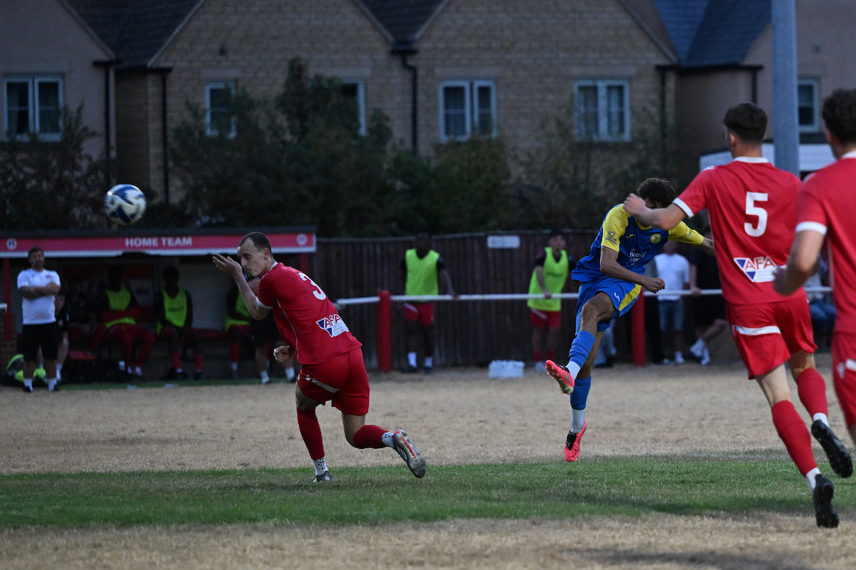 Fairford Town v Royal Wootton Bassett Town Credit: Howard Roe (AHPIX).