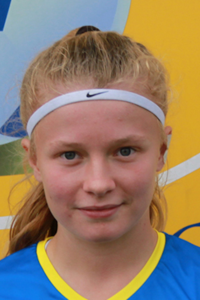 Poppy Wannell Headshot