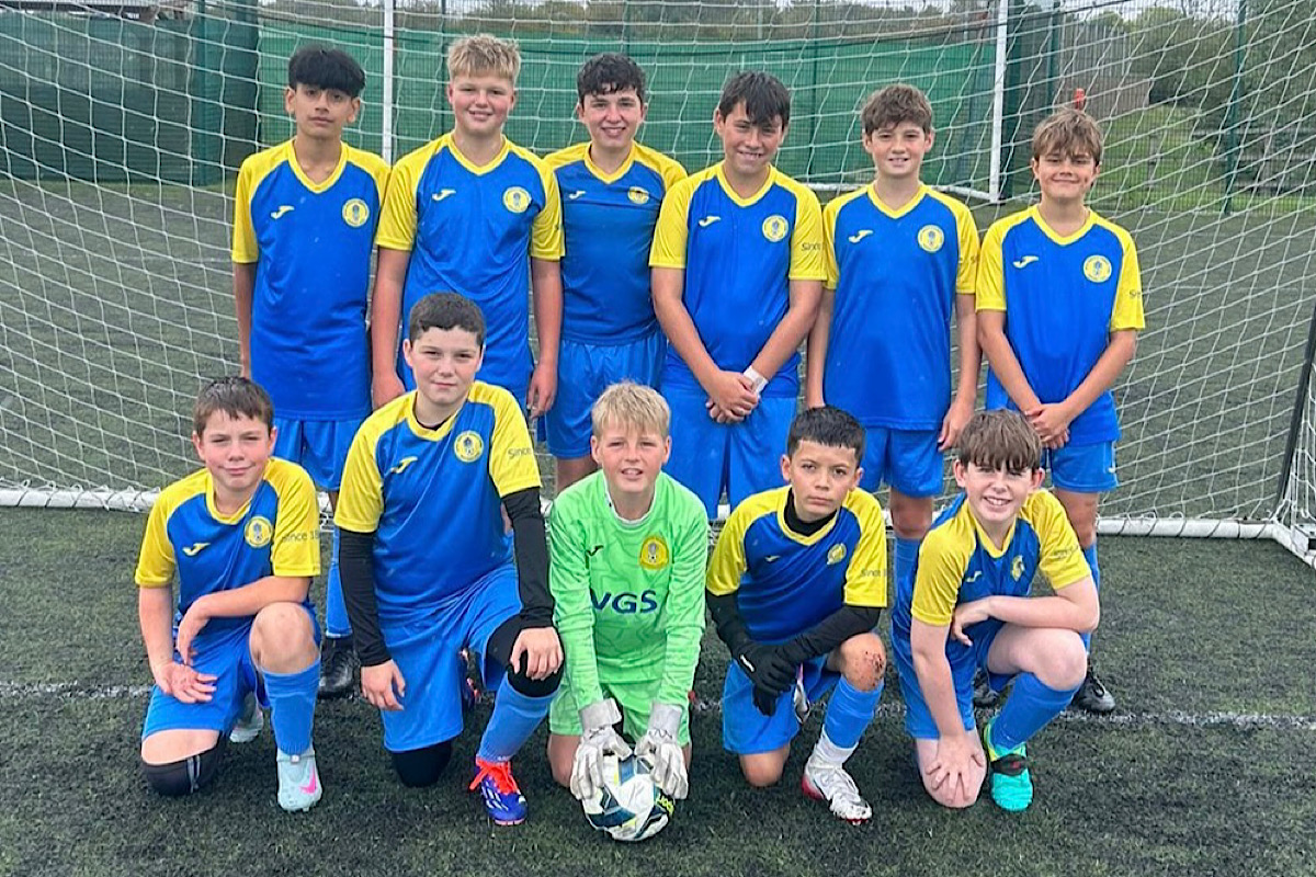 Under 13 Yellow Team Photo