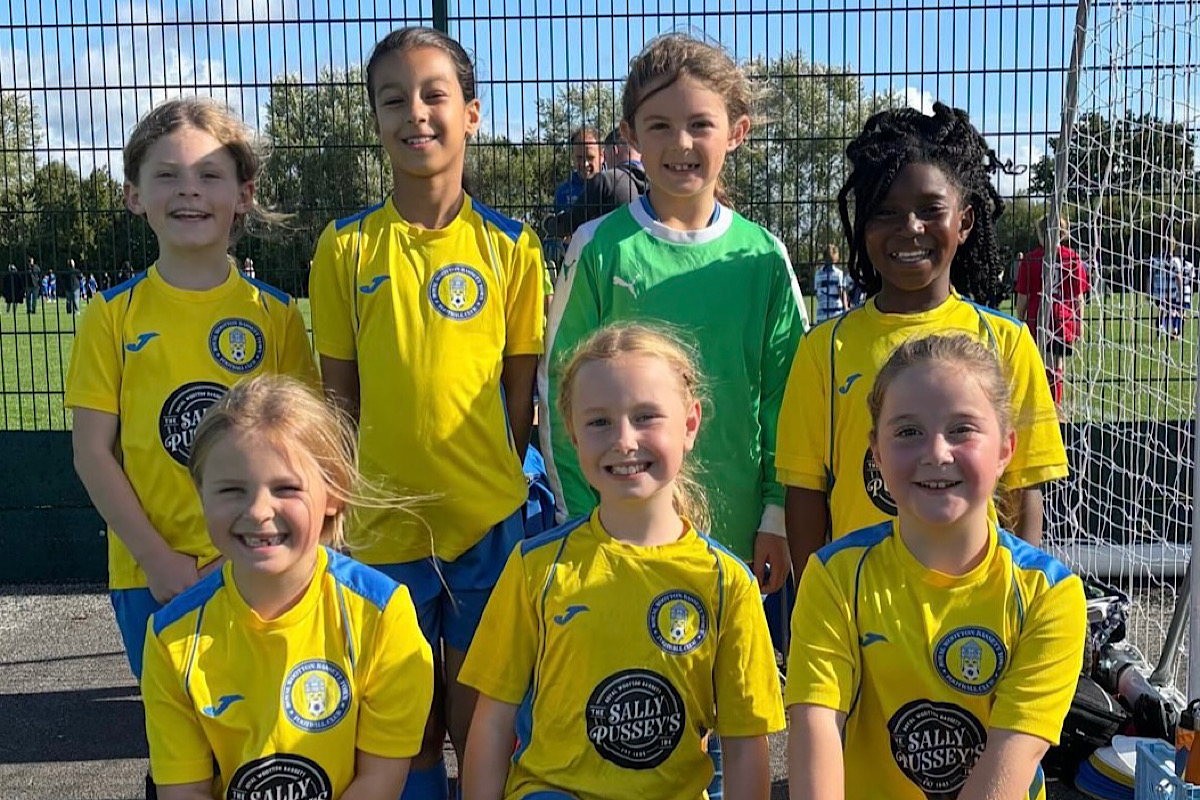 Under 9 Girls Yellow Team Photo